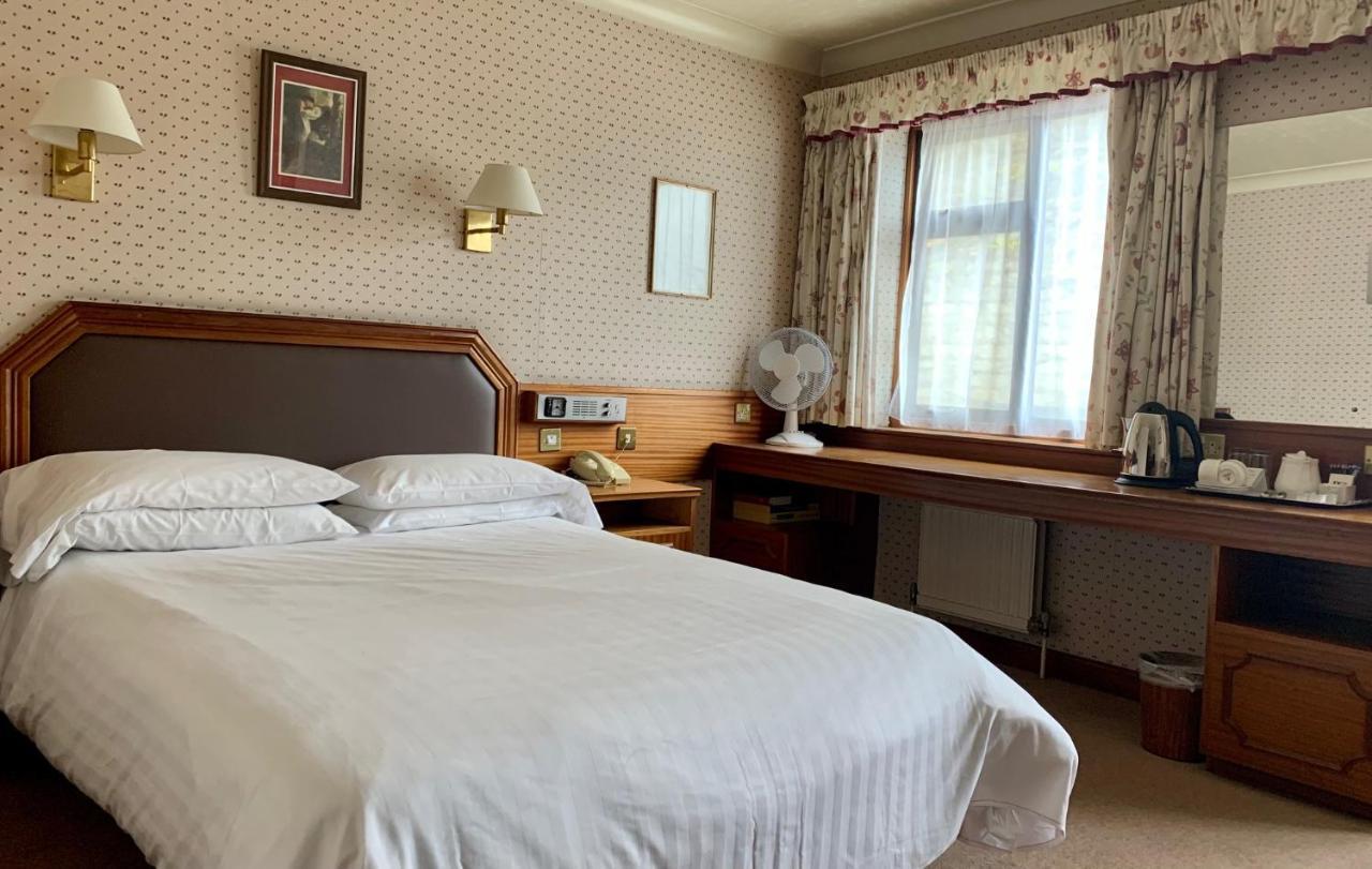 Littlebury Hotel Бістер Екстер'єр фото
